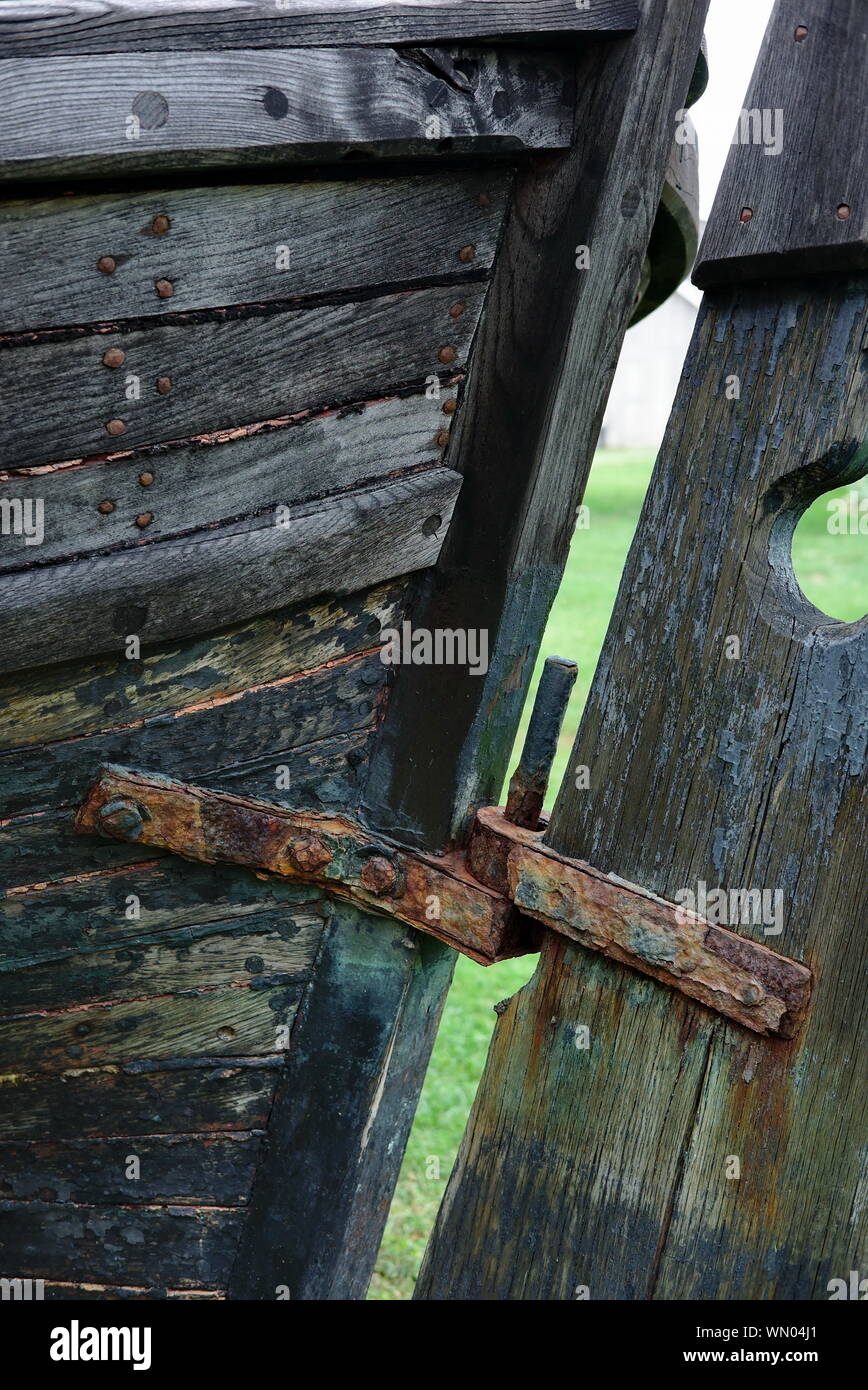 Detailansicht der Ruder von der John Smith shallop Replik. Chesapeake Bay Maritime Museum, St. Michaels, Maryland, Vereinigte Staaten von Amerika. Stockfoto