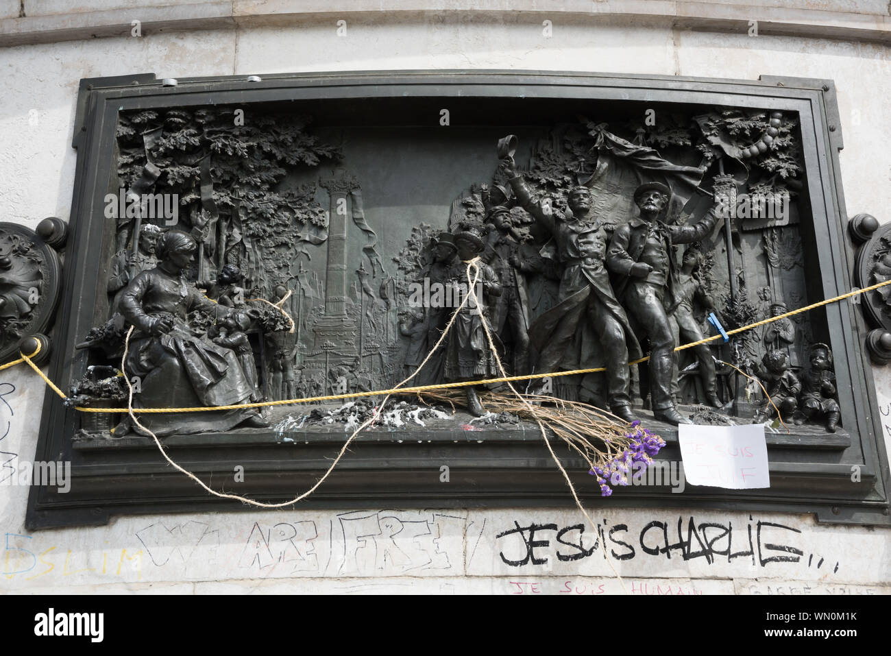 Paris, Place de la Republique, Monument à la République, Gedenken die Terroranschläge bei Charlie Hebdo, 'Je Suis Charlie' Stockfoto