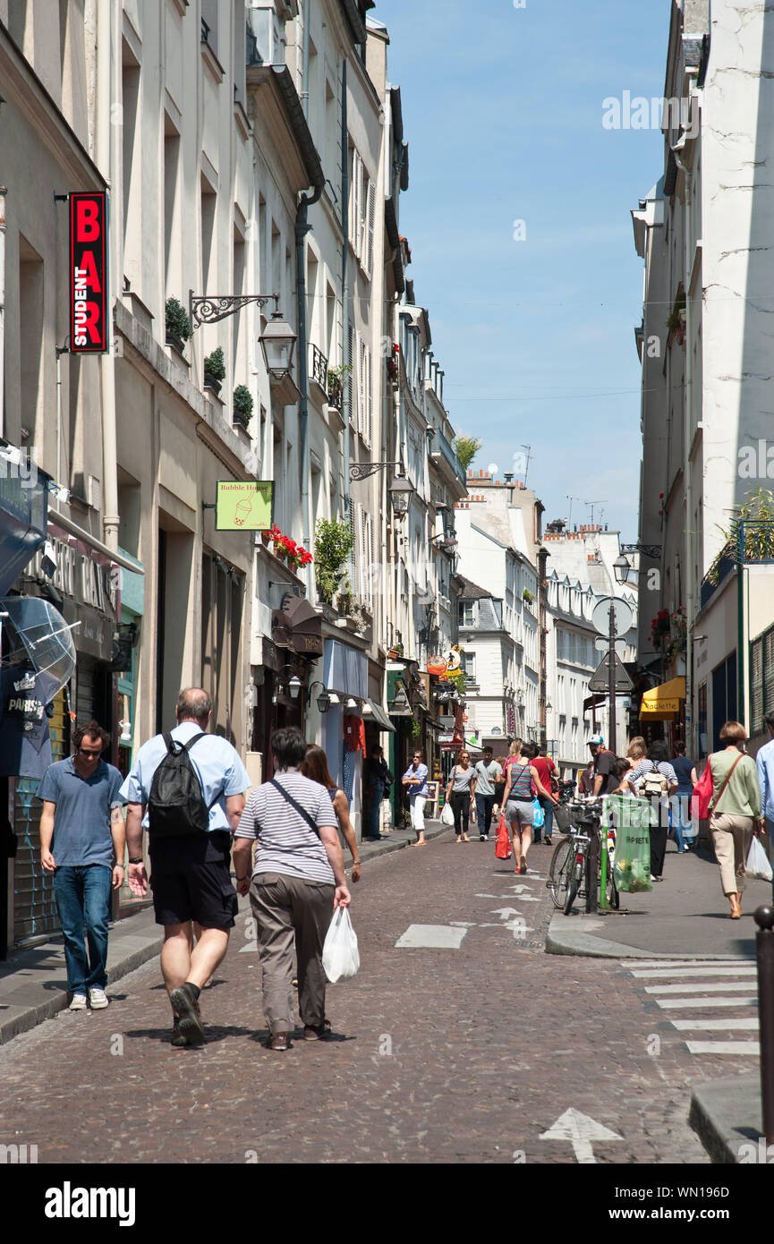 Paris, Rue Mouffetard Stockfoto