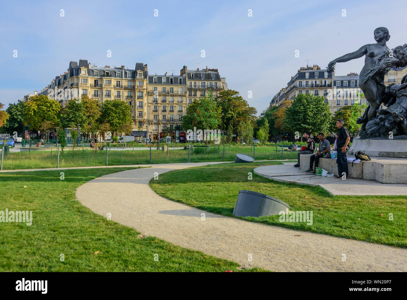 Die Place de la Nation ist ein Platz im Osten von Paris, an der Grenze zwischen 11. und 12. Arrondissement und DM 44. Quartier Sainte-Marguerite und d Stockfoto