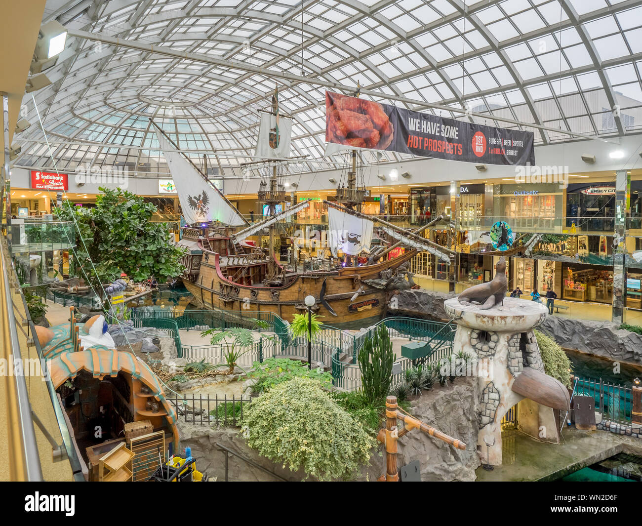 West Edmonton Mall Stockfotos Und Bilder Kaufen Alamy