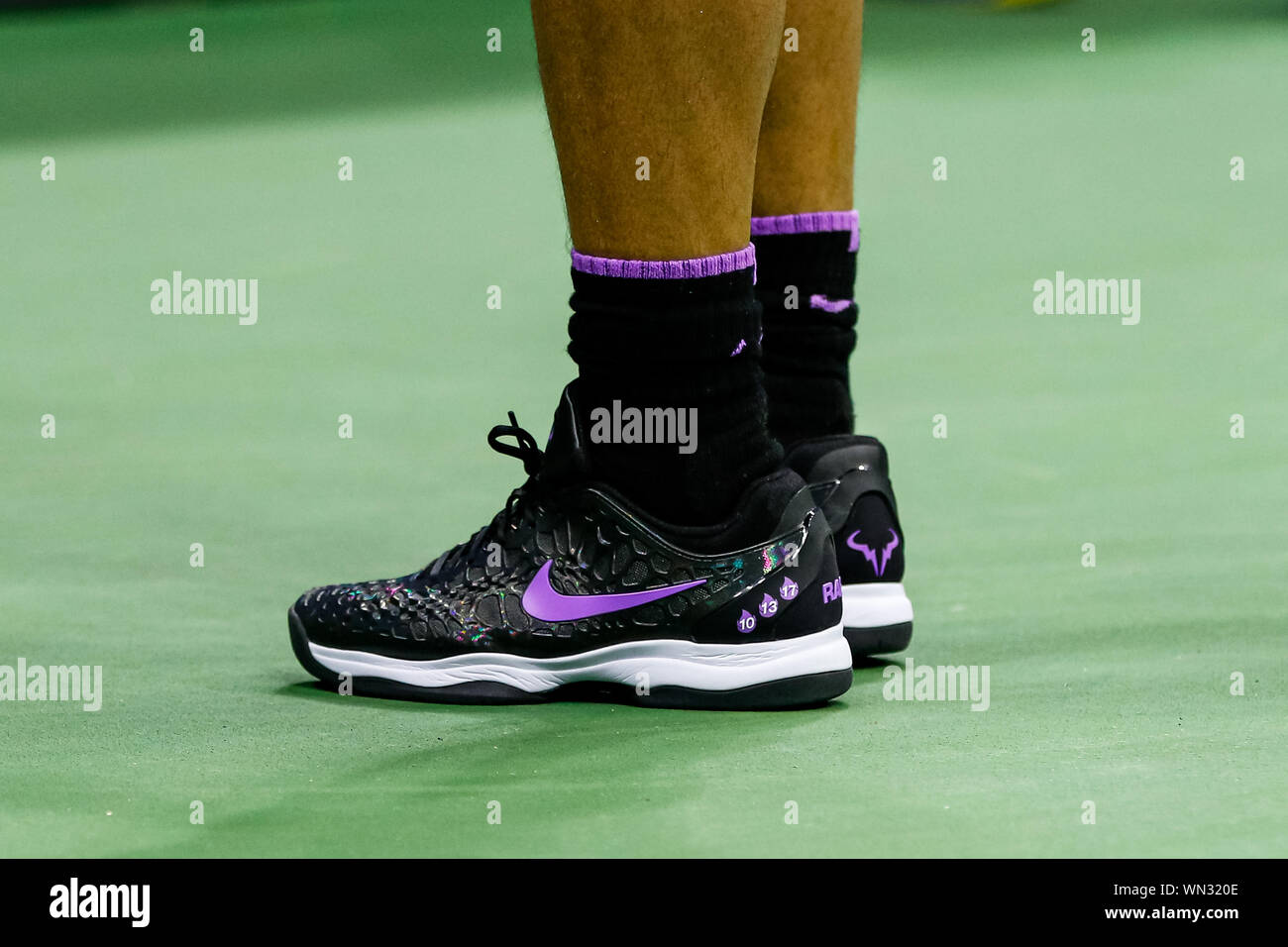 New York, USA. 04 Sep, 2019. Rafael Nadal von Nike Schuhe während seiner  Herren Einzel Viertelfinale Spiel gegen Diego Schwartzman von Argentinien  an Tag 10 der 2019 US Open am USTA Billie