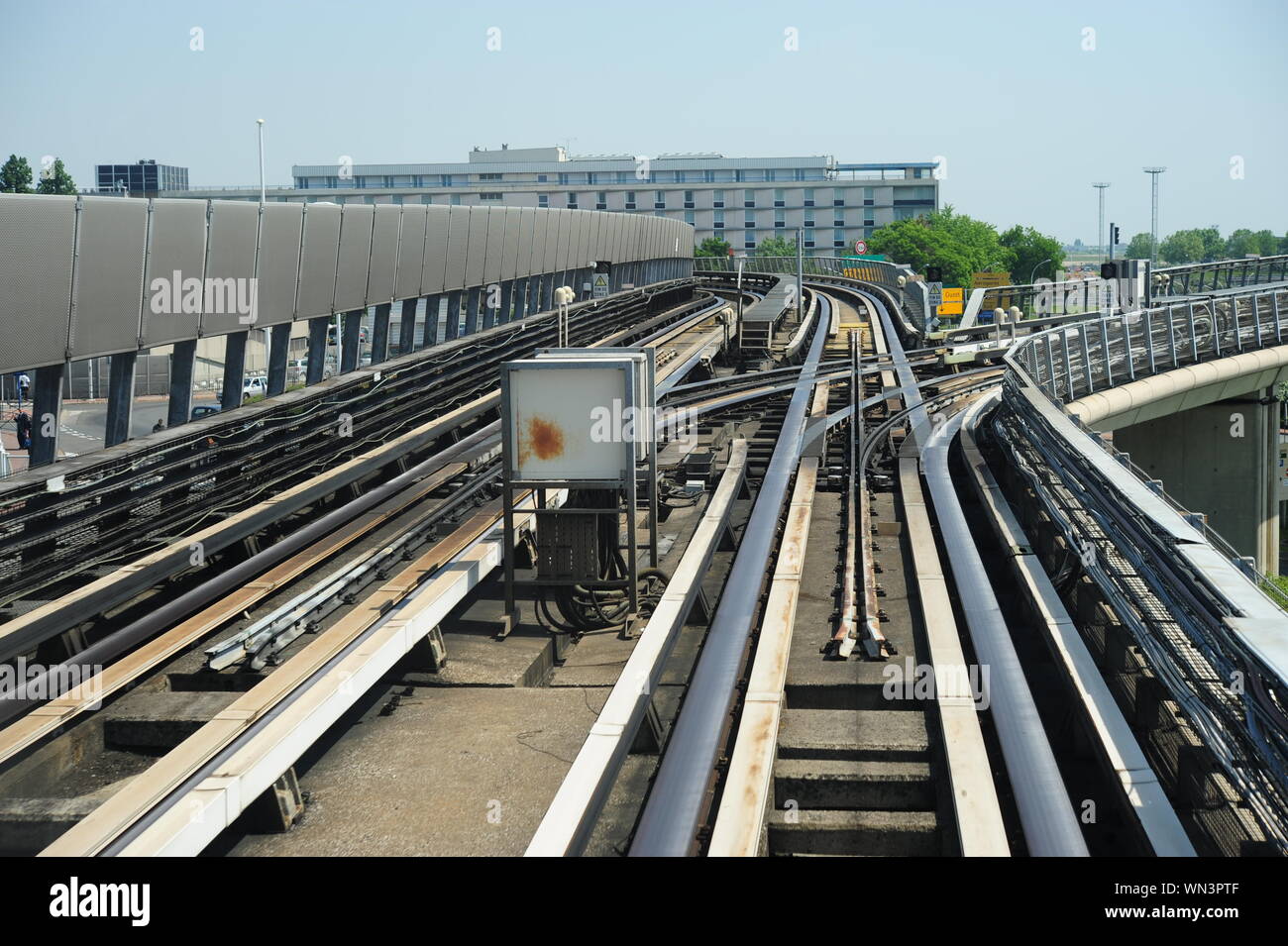 Voiture automatique Léger (VAL, deutsch: "leichtes automatisches Fahrzeug") ist ein besonders leicht gebautes, fahrerloses, Spurgeführtes Personennah Stockfoto