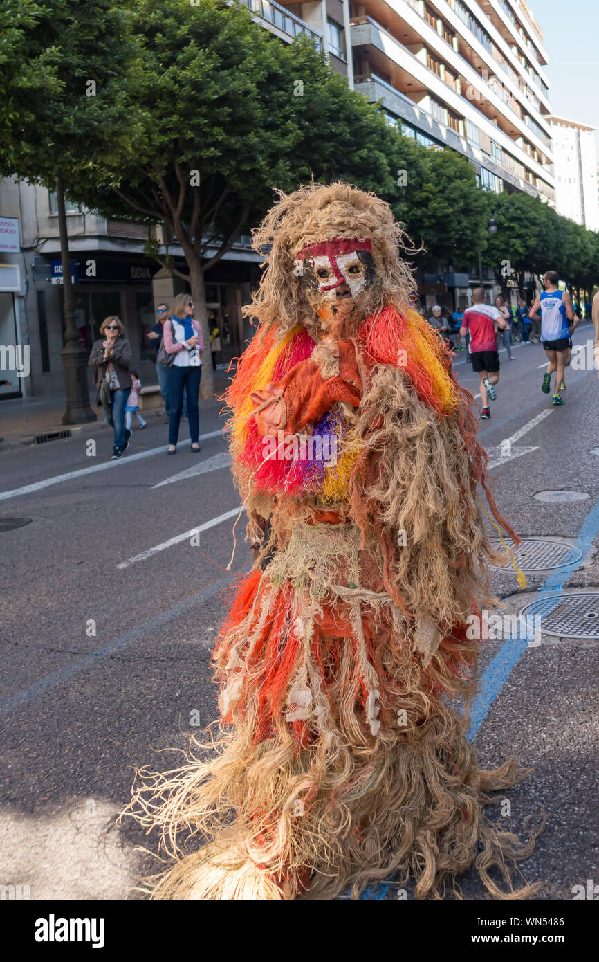 Person in der Verkleidung an der Marathon in Valencia im November 2015. Spanien Stockfoto