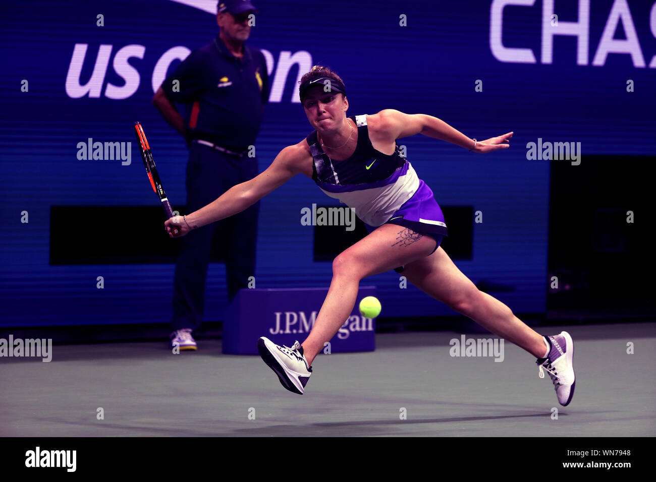 Flushing Meadows, New York, Vereinigte Staaten - 5 September 2019. Elina Svitolina der Ukraine in Aktion während ihr Halbfinale gegen Serena Williams bei den US Open in Flushing Meadows, New York. Williams wird Kanadas Bianca andreescu Gesicht in die final Samstag Quelle: Adam Stoltman/Alamy leben Nachrichten Stockfoto