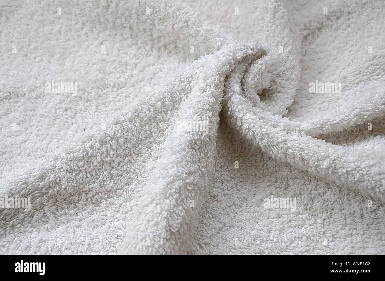 Weisse Baumwolle Handtuch Hintergrund Textur Mit Vielen Falten Bei Tageslicht Stockfoto Bild 271306002 Alamy