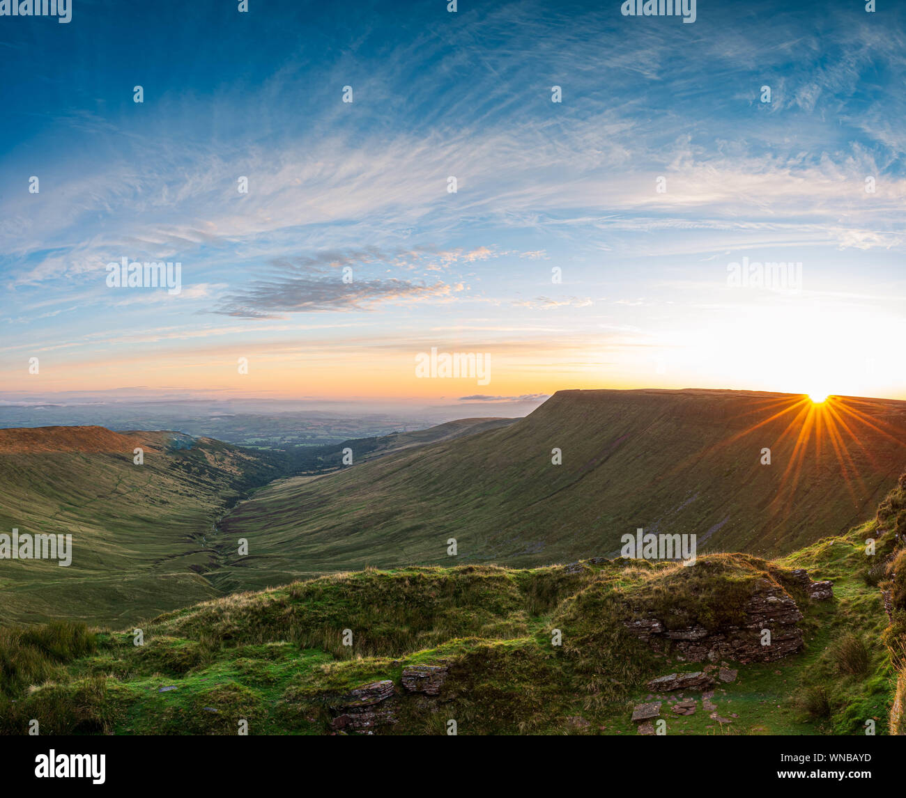 Sonnenaufgang IN DER ZENTRALEN Brecon Beacons Stockfoto