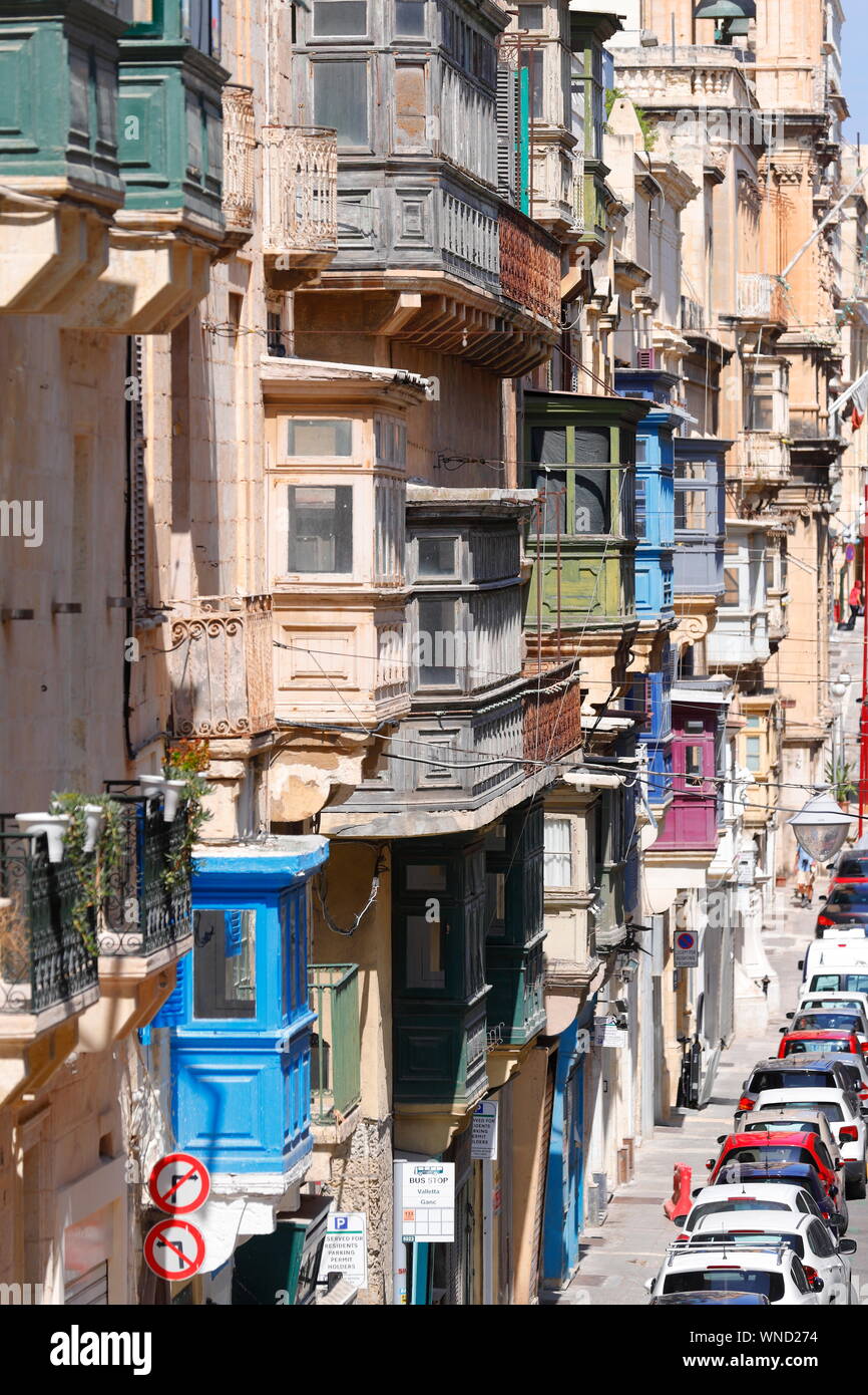 Blick nach Norden Osten entlang der Hl. Paulus Straße in Valletta, Malta Stockfoto