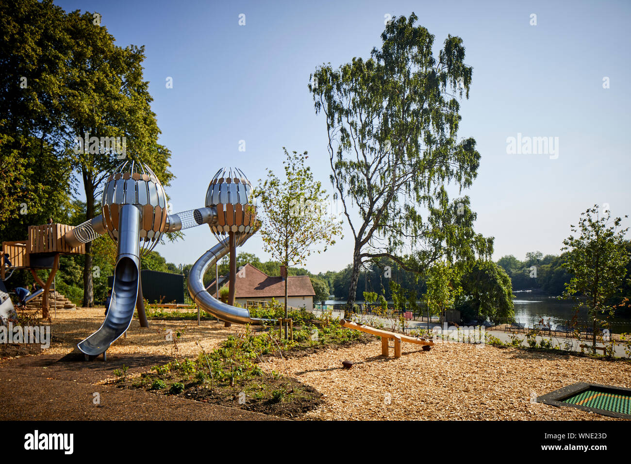 Die Einführung eines neuen Spielplatz in Heaton Park, am See Abenteuer ist ein modernes Spielbereich für Kinder. Stockfoto