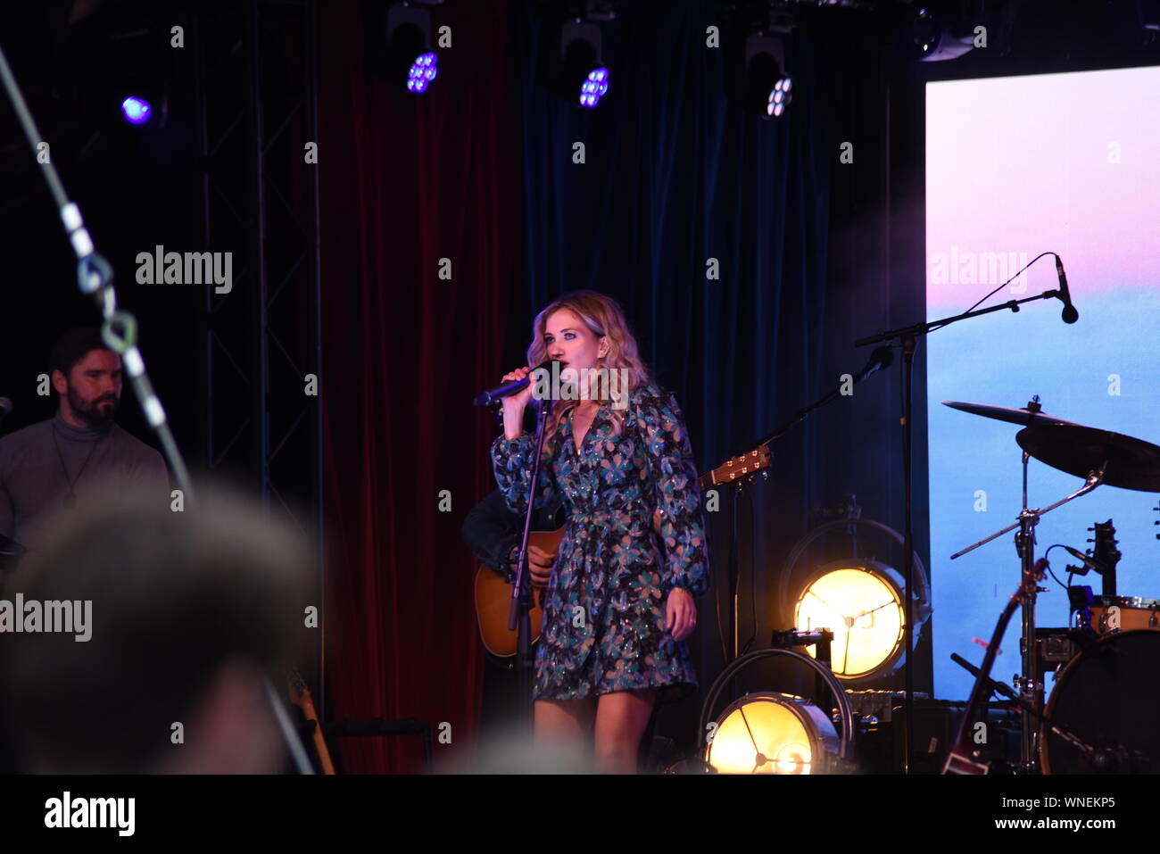 Sarah Darling Live Nashville Trifft Auf London Music Festival. Fifa Anicah Art Exhibition, London, Großbritannien, 29. Juli 2019. Quelle: PatPhoto/Alamy ne Stockfoto