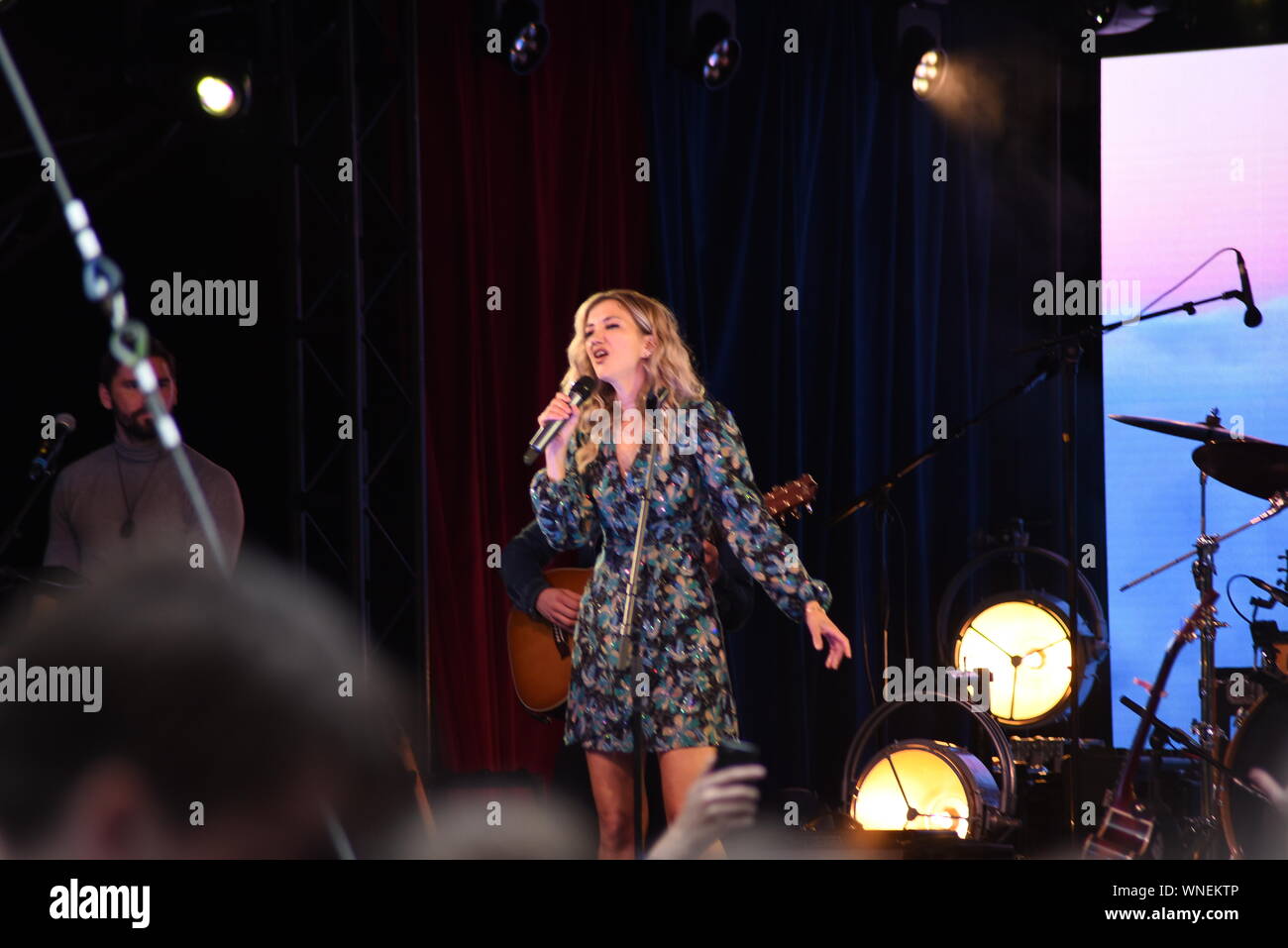 Sarah Darling Live Nashville Trifft Auf London Music Festival. Fifa Anicah Art Exhibition, London, Großbritannien, 29. Juli 2019. Quelle: PatPhoto/Alamy ne Stockfoto