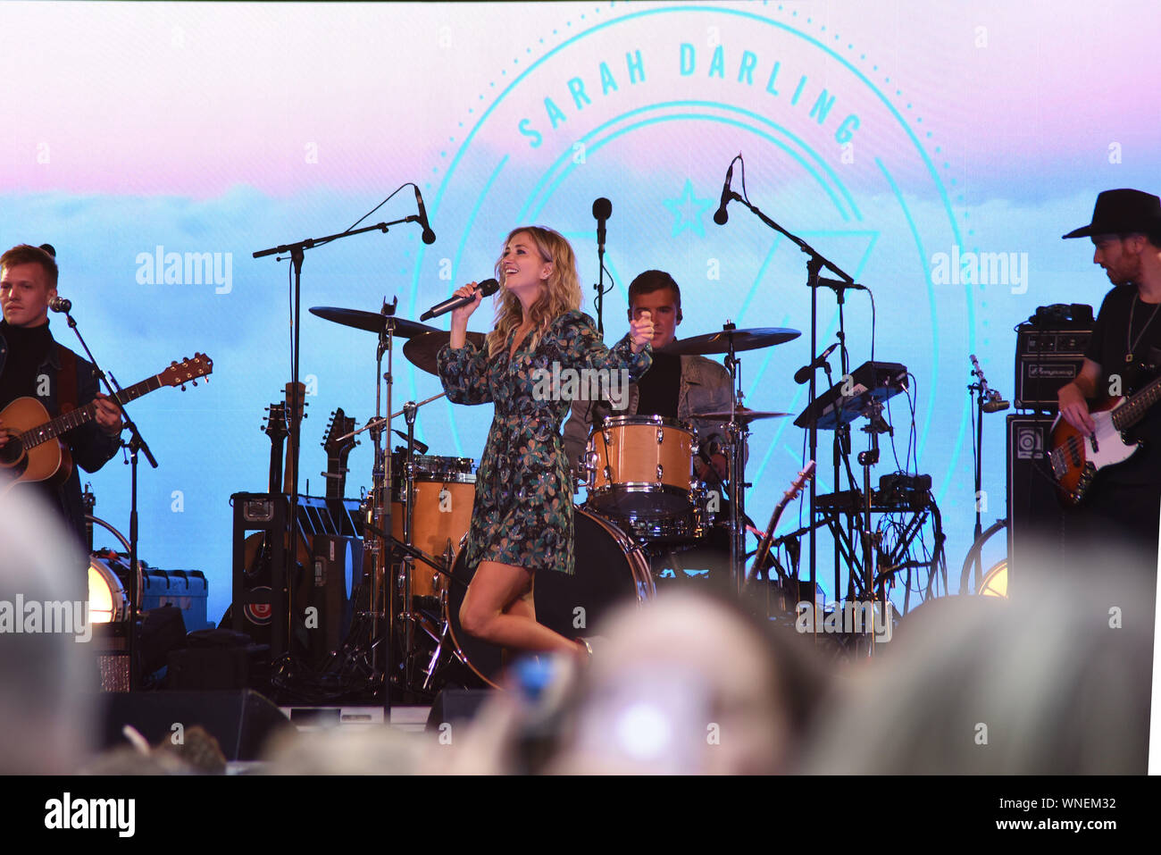 Sarah Darling Live Nashville Trifft Auf London Music Festival. Fifa Anicah Art Exhibition, London, Großbritannien, 29. Juli 2019. Quelle: PatPhoto/Alamy ne Stockfoto