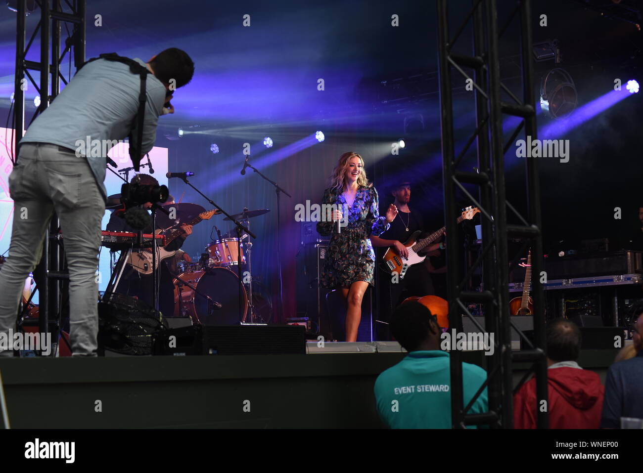 Sarah Darling Live Nashville Trifft Auf London Music Festival. Fifa Anicah Art Exhibition, London, Großbritannien, 29. Juli 2019. Quelle: PatPhoto/Alamy ne Stockfoto