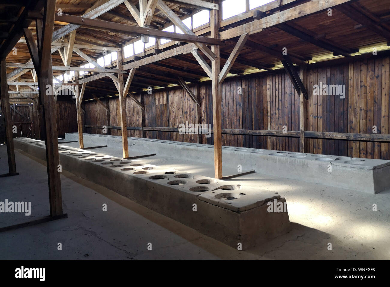 Gefangener Toiletten und Waschräume in Auschwitz II-Birkenau Konzentration und Lager in Polen, am 29. Aug. Stockfoto