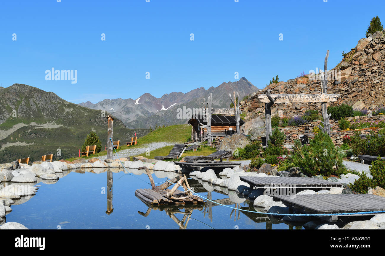 ISCHGL, Tirol, Österreich - 31. AUGUST 2019: mehraufwänden Truja Adventure Park. Wasser Spielplatz neben Idalp, hoch über dem Tiroler Ort Ischgl. Stockfoto