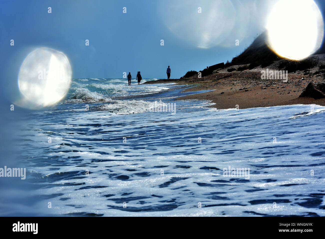 Wandern an der Küste des Schwarzen Meeres in Vama Veche Strand, Rumänien. Kreative Bild. Stockfoto