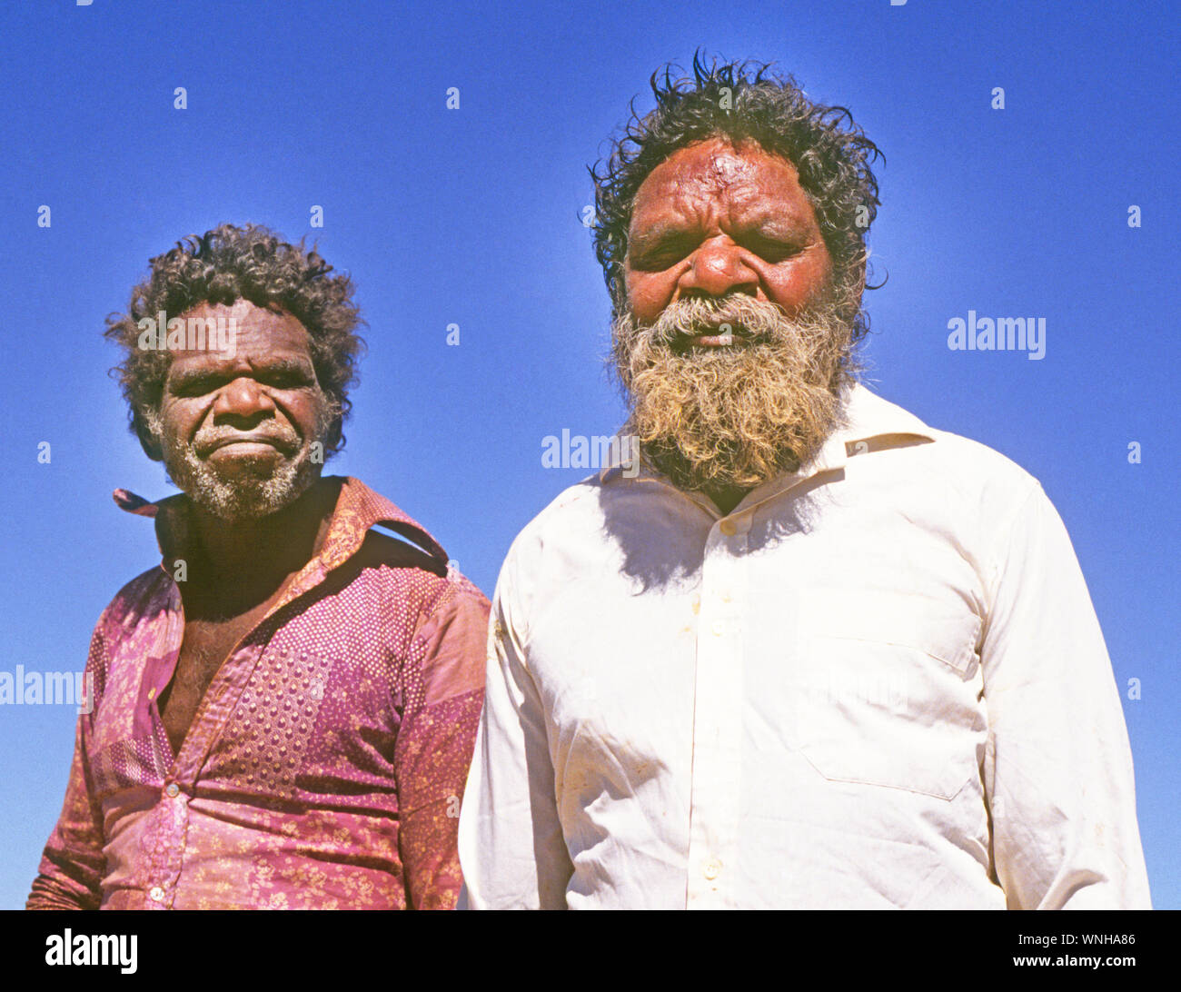 Zwei Aborigines Männer aus einem Nomadenstamm in der Nähe von Kakadu National Park im Northern Territories, Australien Stockfoto
