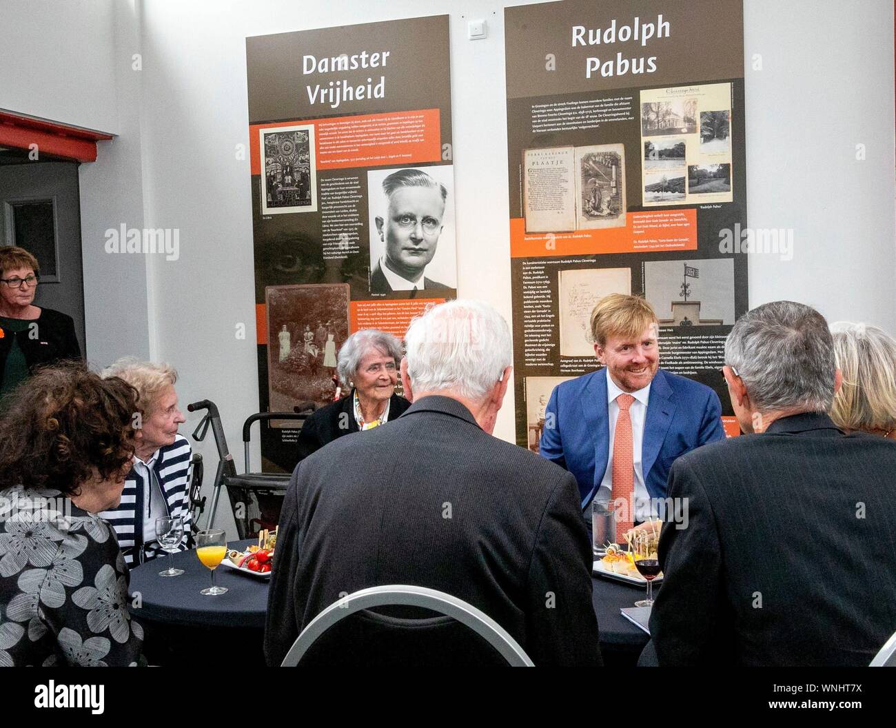 Den Haag, Niederlande. 06 Sep, 2019. König Willem-Alexander der Niederlande bei der Penitentiaire Inrichting Haaglanden in Den Haag, am September 06, 2019, das Nationaal Monument Oranjehotel geöffnet werden, da es sich in der restaurierten Zelle Komplex der Scheveninger Gefängnis, in dem mehr als 25.000 Niederländer während des Zweiten Welt WarCredit: Albert Nieboer/Niederlande/Point de Vue |/dpa/Alamy Leben Nachrichten inhaftiert wurden entfernt Stockfoto