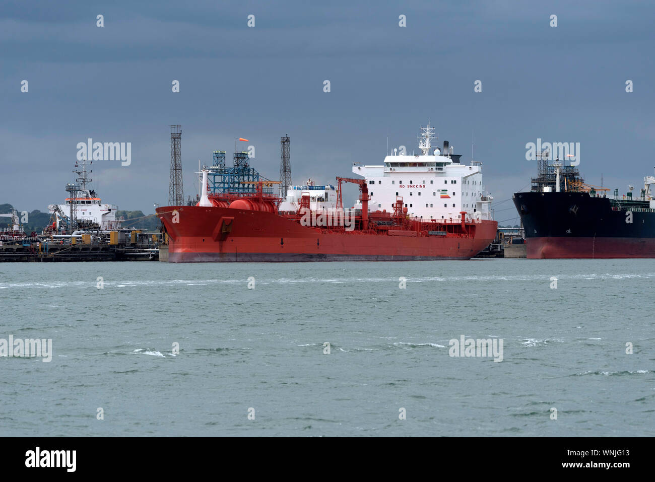 Southampton, England, UK, September 2019. Chemie, Öl Tankschiffe Bug Fagas aus Beladen in Fawley Raffinerie auf Southampton, Großbritannien Stockfoto