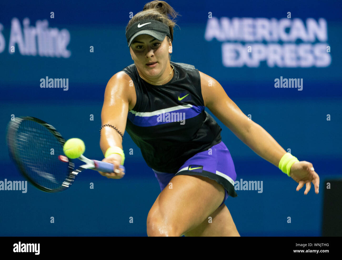 Flushing, Queens, NY, USA. 5. Sep 2019. Bianca Andreescu (CAN) besiegt Belinda Bencic (SUI) 7-6, 7-5, bei den US Open zu Billie Jean King National Tennis Center in Flushing, Queens, New York © Jo Becktold/CSM/Alamy leben Nachrichten Stockfoto