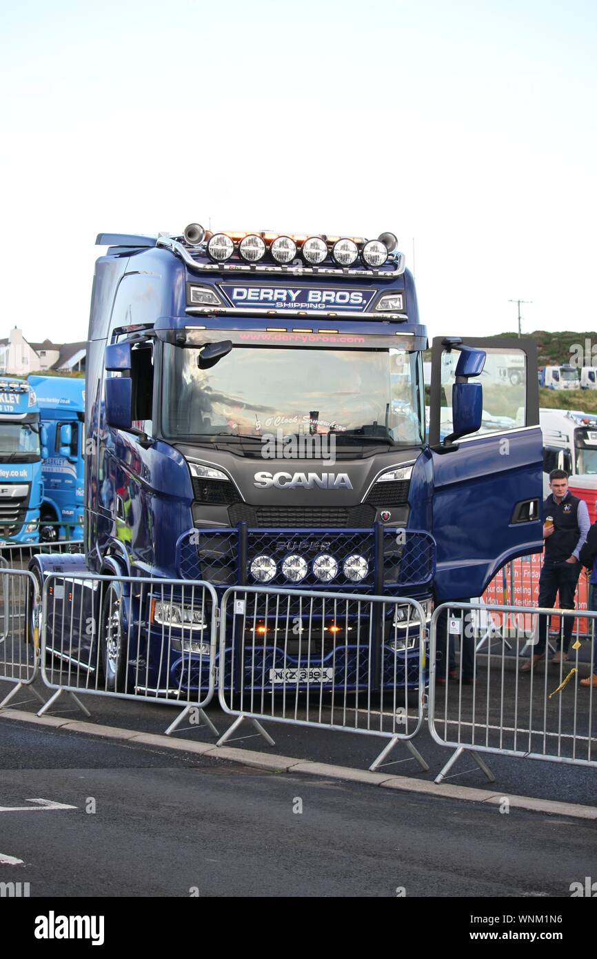 Derry Bros Scania S730 Super an der Causeway Coast Truckfest2019 gesehen Stockfoto