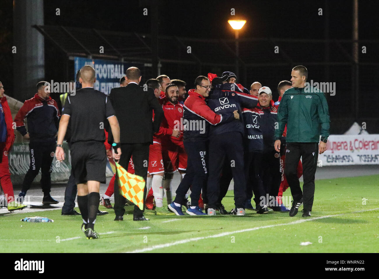 Die Showgrounds, Ballymena, County Antrim, Nordirland. 06. September 2019. UEFA U21-Gruppe Qualifizieren - Gruppe 8 - Nordirland gegen Malta. Aktion von heute Abend Spiel. Malta feiern ihren Unentschieden gegen Nordirland. Quelle: David Hunter/Alamy Leben Nachrichten. Stockfoto