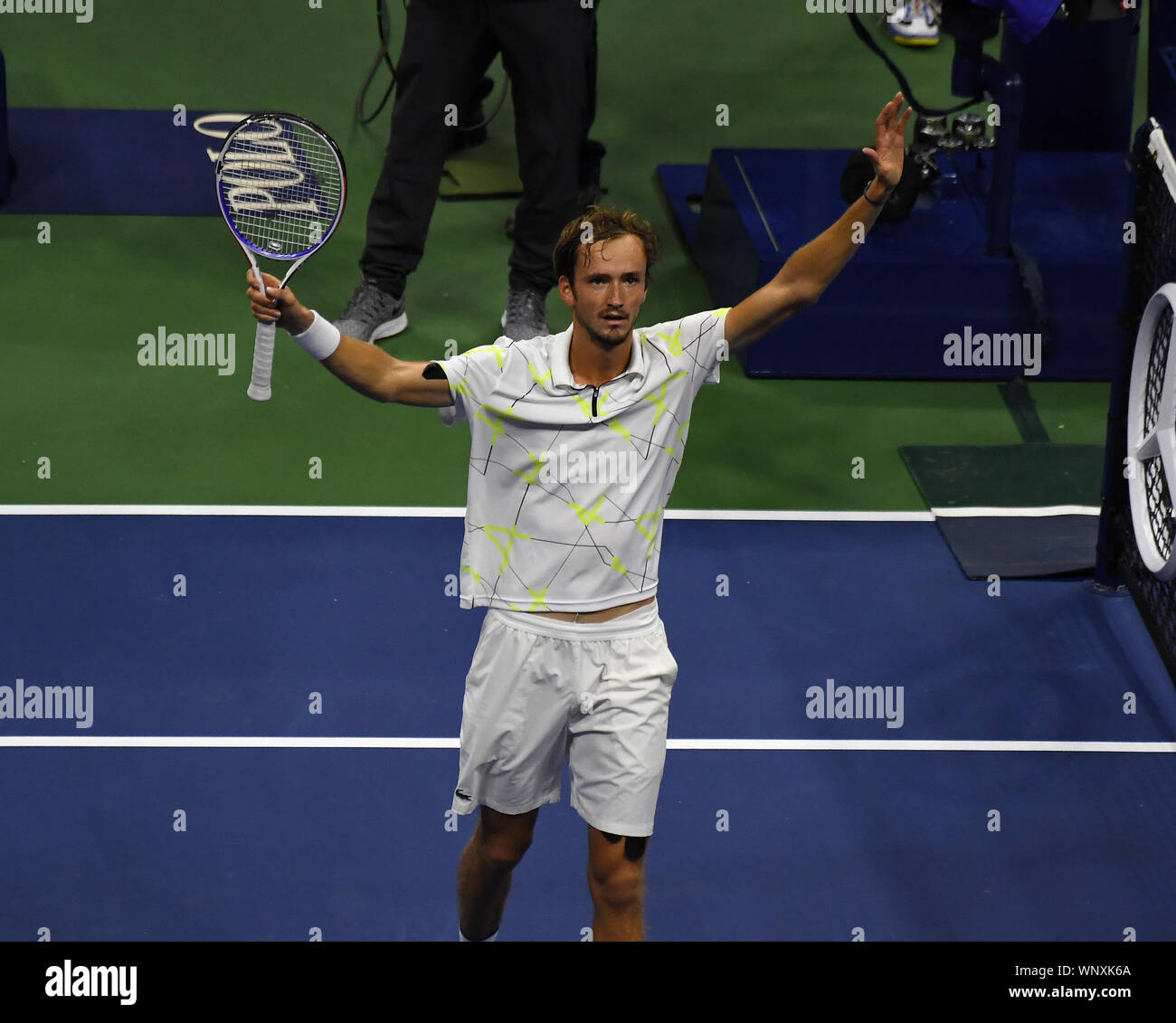 New York, USA. 06 Sep, 2019. Flushing Meadows New York US Open Tennis Tag 12 06/09/2019 Daniil Medwedew (RUS) feiert, als er gewinnt Halbfinale der Männer Finale seinen ersten Grand Slam final Credit: Roger Parker/Alamy Leben Nachrichten zu erreichen. Stockfoto