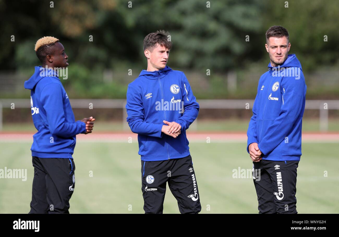 Bottrop, Deutschland. 06 Sep, 2019. firo: 06.09.2019 Fußball, Fußball: 1. Bundesliga, Saison 2019/2020 S04 FC Schalke 04, Test, Test, Freundschaftsspiel gegen Viktoria Koln Koeln 2-4 S 04 Jan Eric Hempel, S04 Philip Fontein, vor dem Spiel, S04 Umar Saho Sarho, | Nutzung der weltweiten Kredit: dpa/Alamy leben Nachrichten Stockfoto