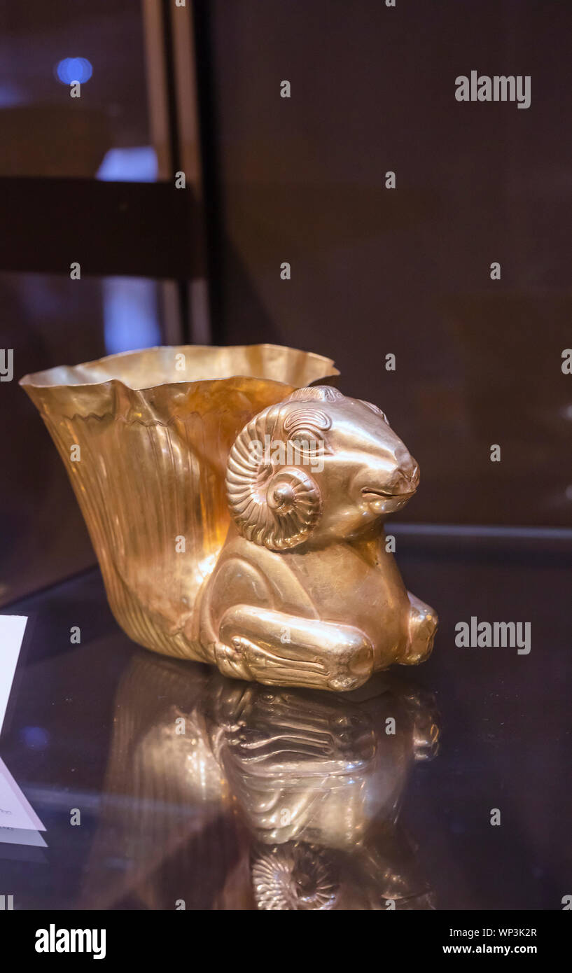 Gold Rhyton Stockfotos und -bilder Kaufen - Alamy