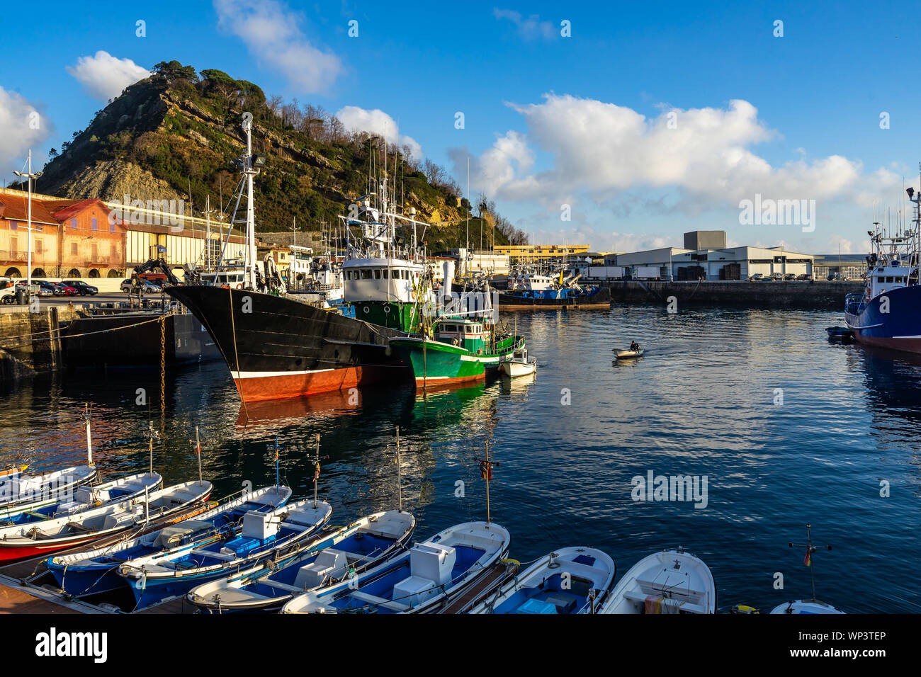 Blick auf Getaria port, einem typischen Fischerdorf in der Provinz Gipuzkoa, Baskenland, Spanien Stockfoto
