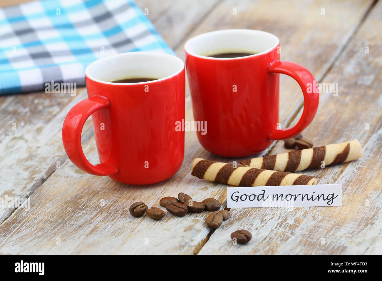  Guten Morgen Karte mit zwei roten Kaffeetassen und crunchy Wafer auf Bildidee 
