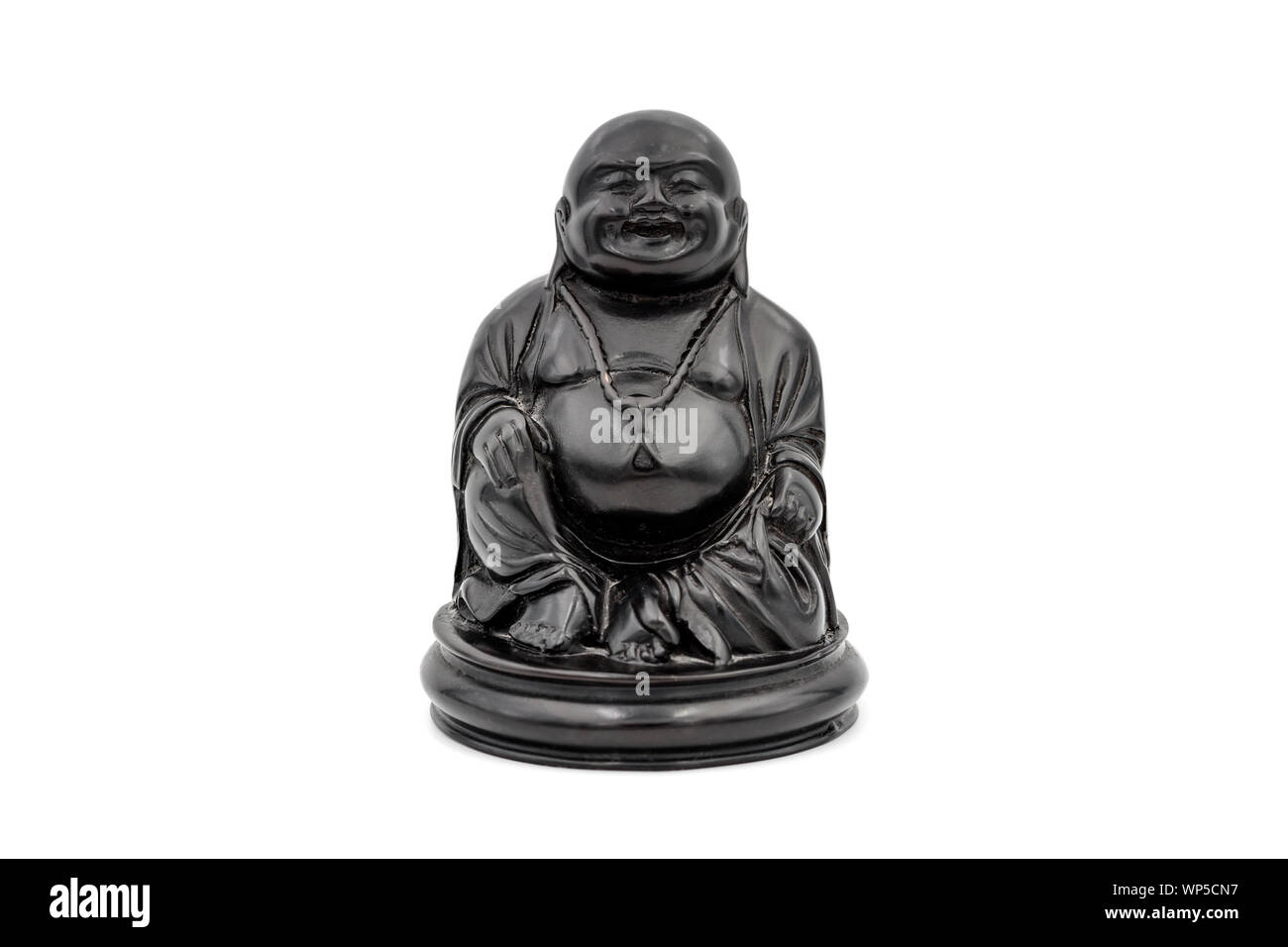 Fett und fröhlichen sitzender Buddha Statue auf weißem Hintergrund. Stockfoto