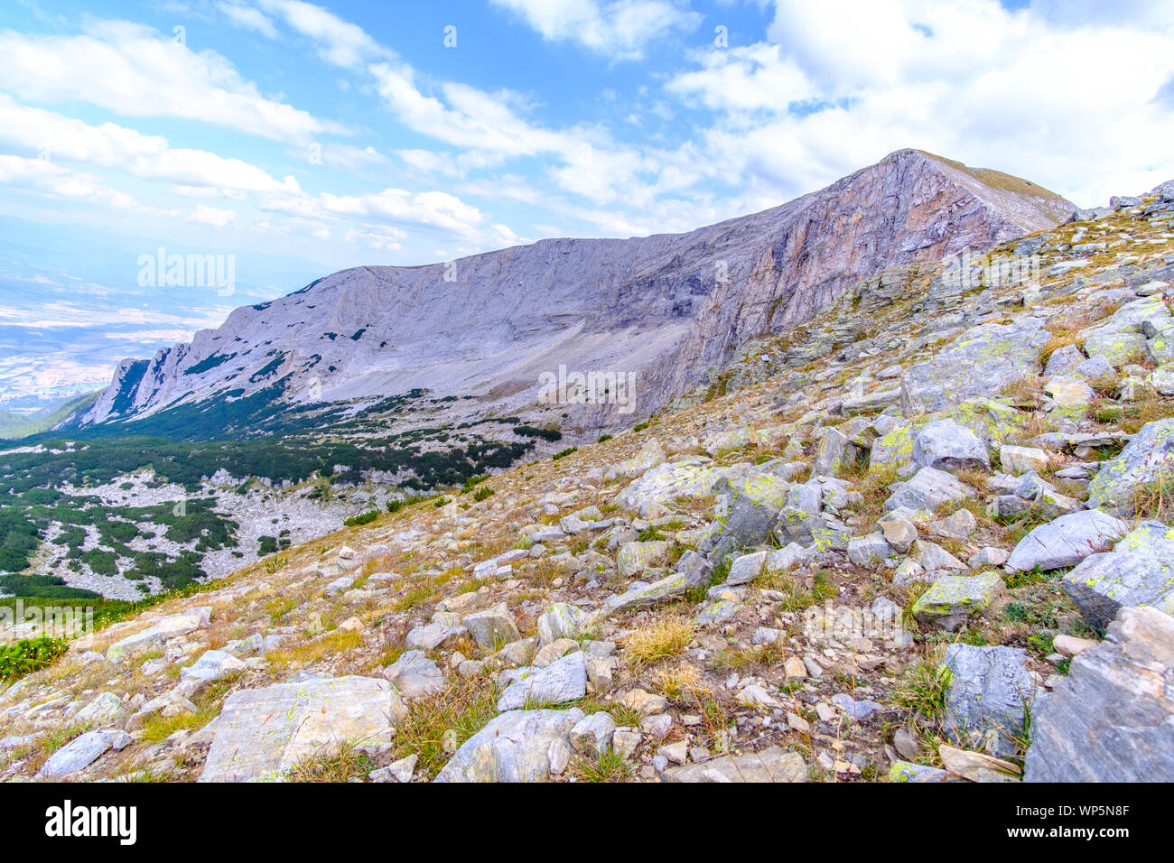 Blick über einige der höchsten Gipfel des Piringebirges, Bulgarien Stockfoto