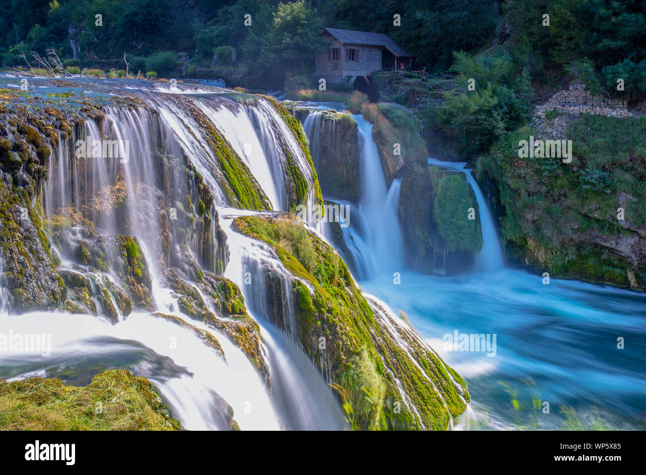 Schöne Štrbački Buk (Strbacki Buk) Wasserfall bei Una Nationalpark, Bosnien und Herzegowina, Balkan, Europa Stockfoto