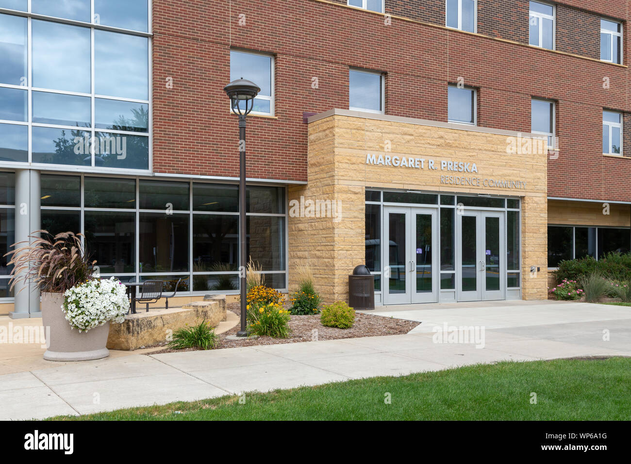 MANKATO, MN/USA - September 1, 2019: Margaret R. Preska Residence Gemeinschaft auf dem Campus der Minnesota State University. Stockfoto