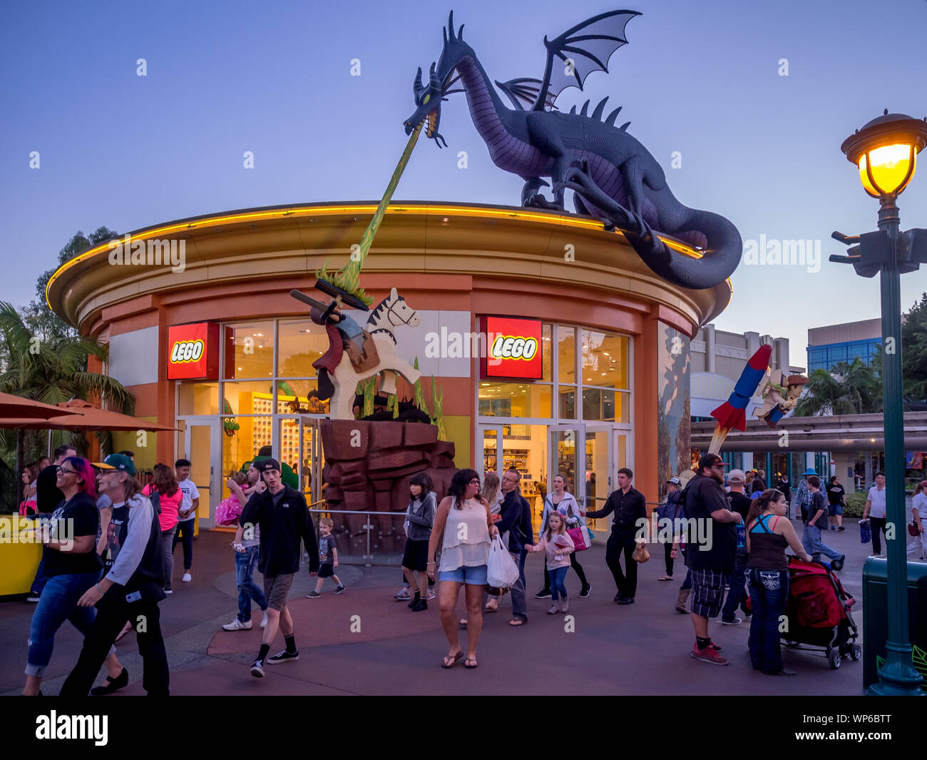 Blick auf erstaunliche Disneyland und California Adventure. Disneyland in Kalifornien ist eine der Welten, große Vergnügungspark. Stockfoto
