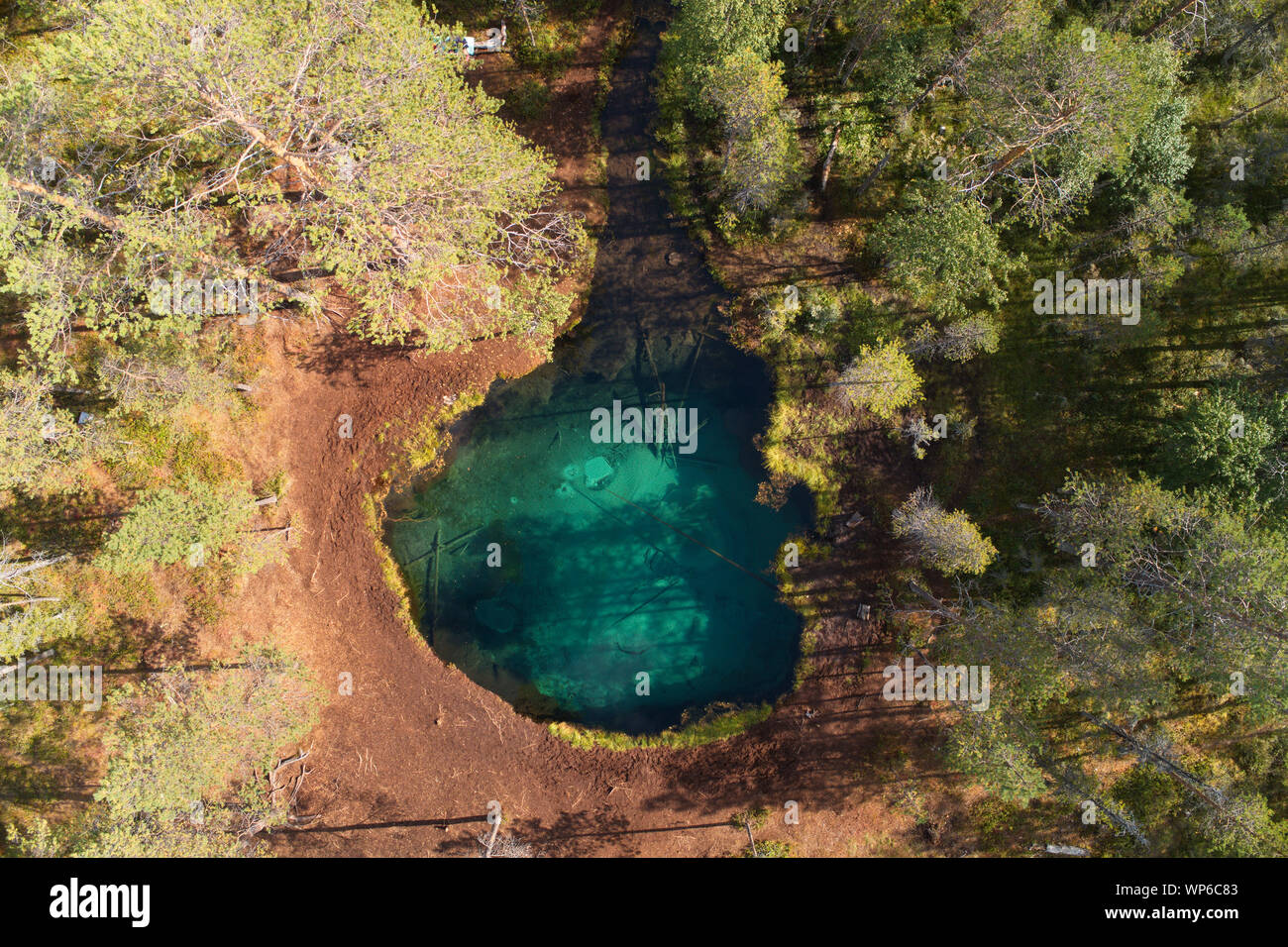 Blick auf den Frosch spring, Grodkallan in Schwedisch, mit frisches Wasser, in der Nähe von Arvidsjaur liegt in der schwedischen Provinz Lappland. Stockfoto