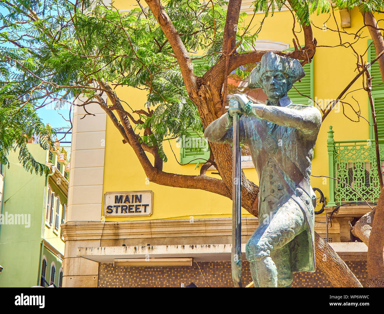Royal Engineers Statue zum Service auf dem Felsen von Gibraltar zu gedenken. Blick von der Hauptstraße. Gibraltar. Britisches Überseegebiet. UK. Stockfoto
