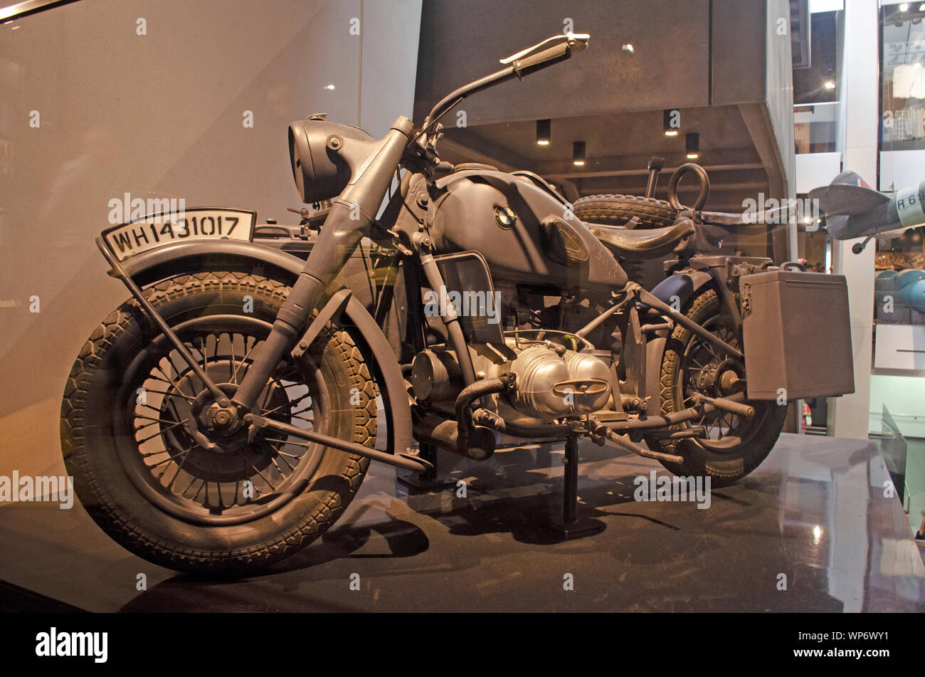 BMW R75 750cc Motorrad und Seitenwagen. Wehrmacht leistungsstarke Kombination Fahrzeug mit off-road-Fähigkeiten in verschiedenen Funktionen tätig. Stockfoto