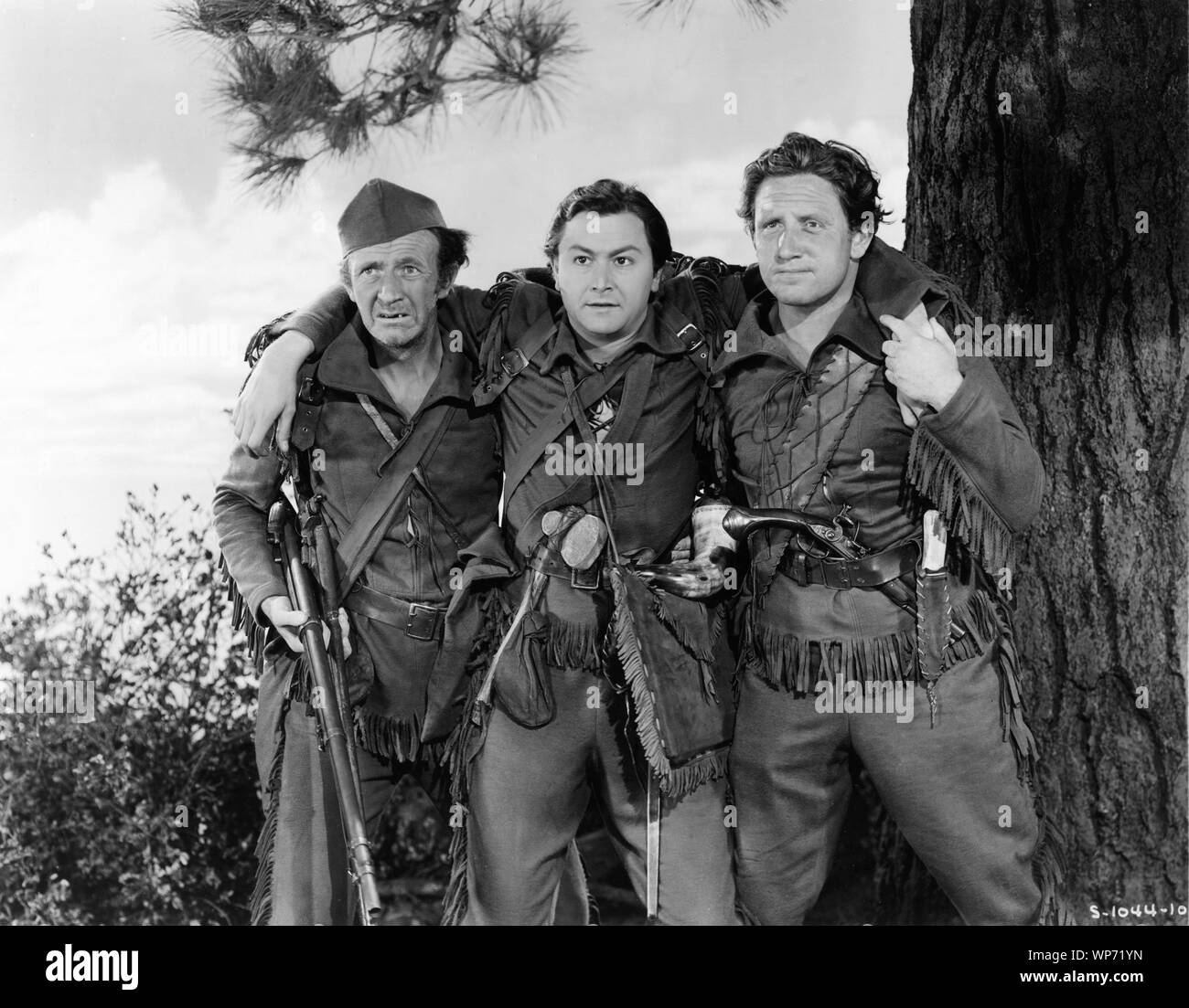 WALTER BRENNAN als Hunk Marriner Robert Young als Langdon Towne und Spencer Tracy als Major Robert Rogers in Nord-West-Passage (Book One - Rogers' Rangers) 1940 Regisseur KING VIDOR Roman Kenneth Roberts Metro Goldwyn Mayer Stockfoto