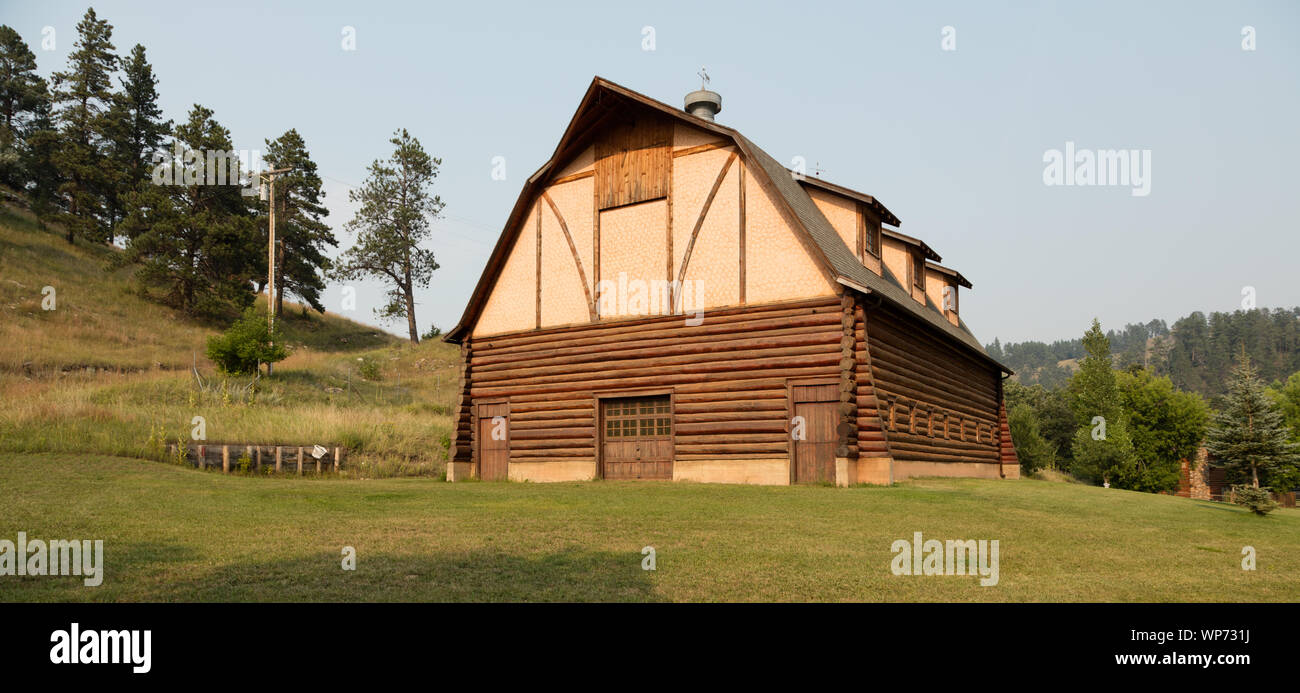 Große Scheune auf der Ranch ein Education Center, ein Komplex von Gebäuden, jetzt durch den Staat Wyoming, in der Nähe von Beulah, Wyoming Stockfoto