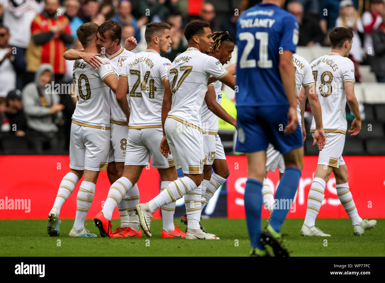 Milton Keynes, UK. 07 Sep, 2019. Rhys Healey MK Kerben anzieht, das zweite Ziel des Spiels es 2-0 machen und feiert während der efl Sky Bet Liga 1 Übereinstimmung zwischen Milton Keynes Dons und AFC Wimbledon bei Stadion: mk, Milton Keynes, England am 7. September 2019. Foto von Ken Funken. Nur die redaktionelle Nutzung, eine Lizenz für die gewerbliche Nutzung erforderlich. Keine Verwendung in Wetten, Spiele oder einer einzelnen Verein/Liga/player Publikationen. Credit: UK Sport Pics Ltd/Alamy leben Nachrichten Stockfoto