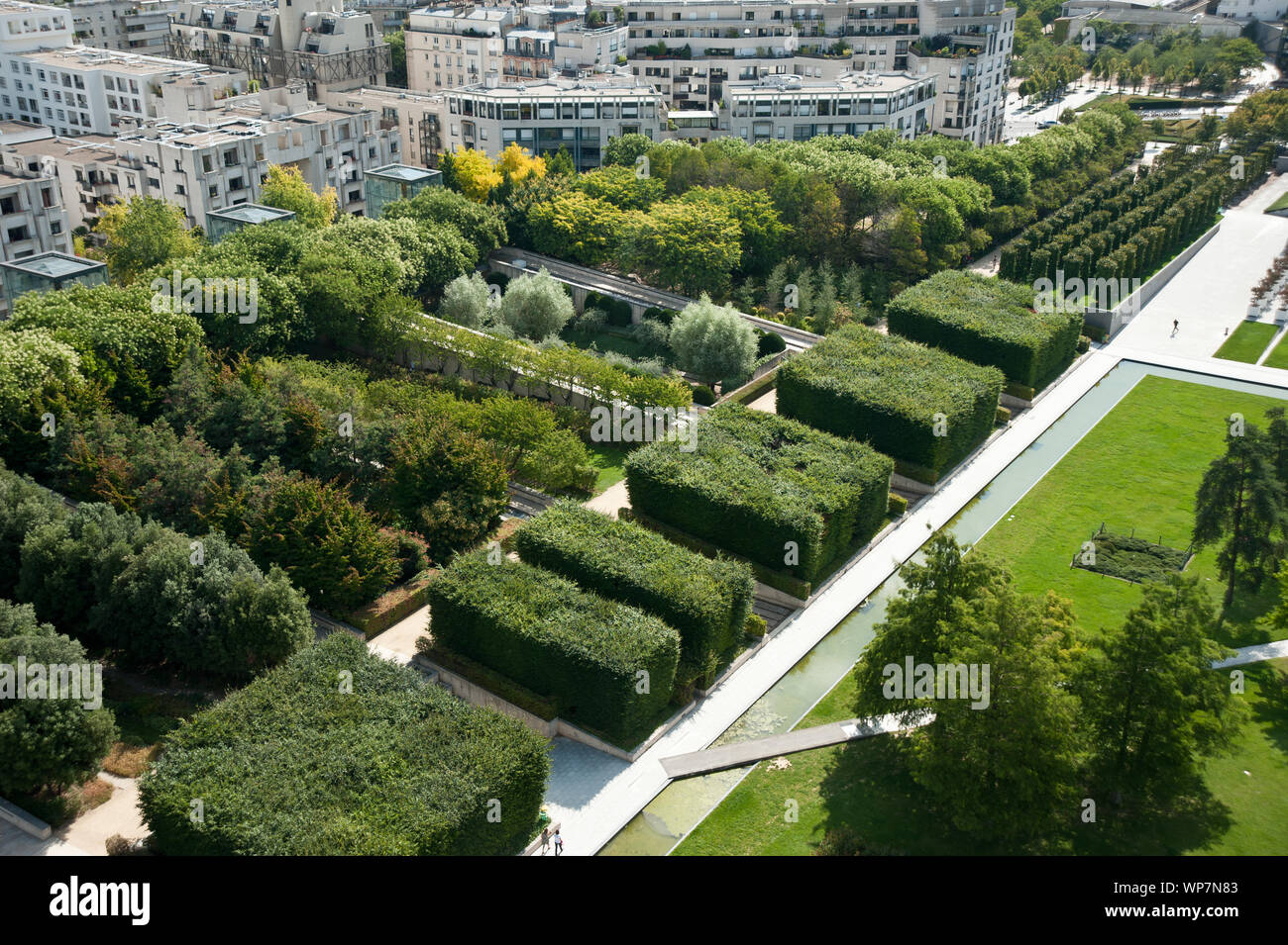 Der Parc André Citroën ist eine Parkanlage in Paris. Auf einer Fläche von 14 ha wurde der Park 1992 im Herzen des 15. Arrondissements auf dem Gelände Stockfoto