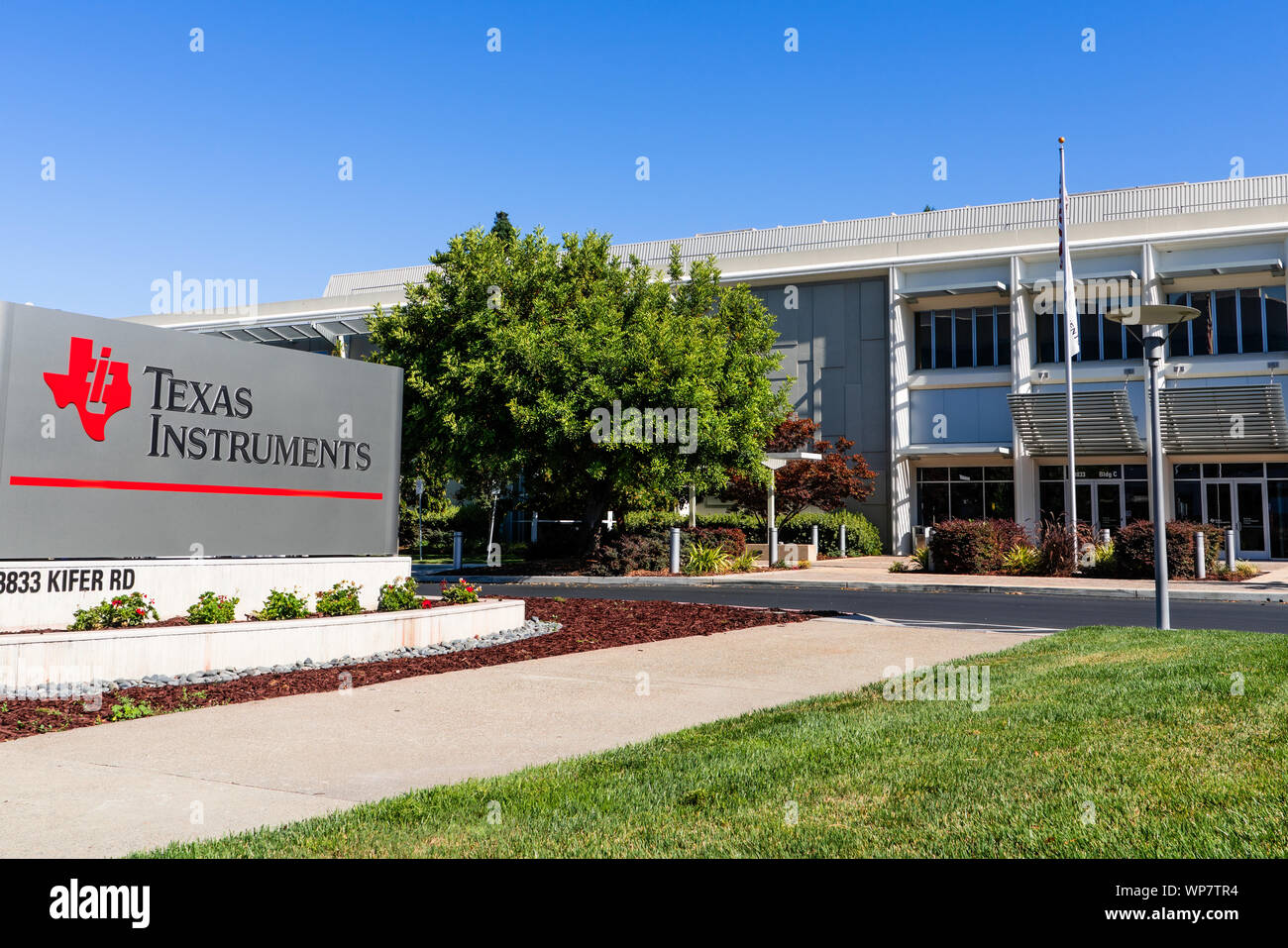 August 31, 2019 Santa Clara/CA/USA - Texas Instruments Inc (TI) HQ im Silicon Valley; TI ist eine US-amerikanische Technologiekonzern, Designs und manufa Stockfoto