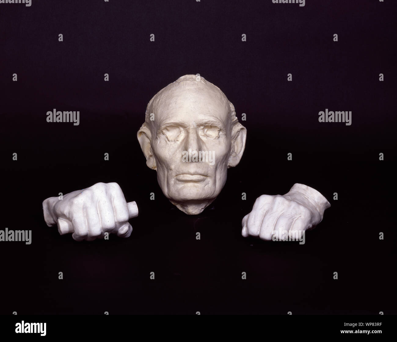 Leben Maske und Gips Hände von Abraham Lincoln, erhalten bei Ford's Theater, Washington, D.C., wo Attentäter John Wilkes Booth tödlich verwundet, der Präsident im Jahr 1865 Stockfoto