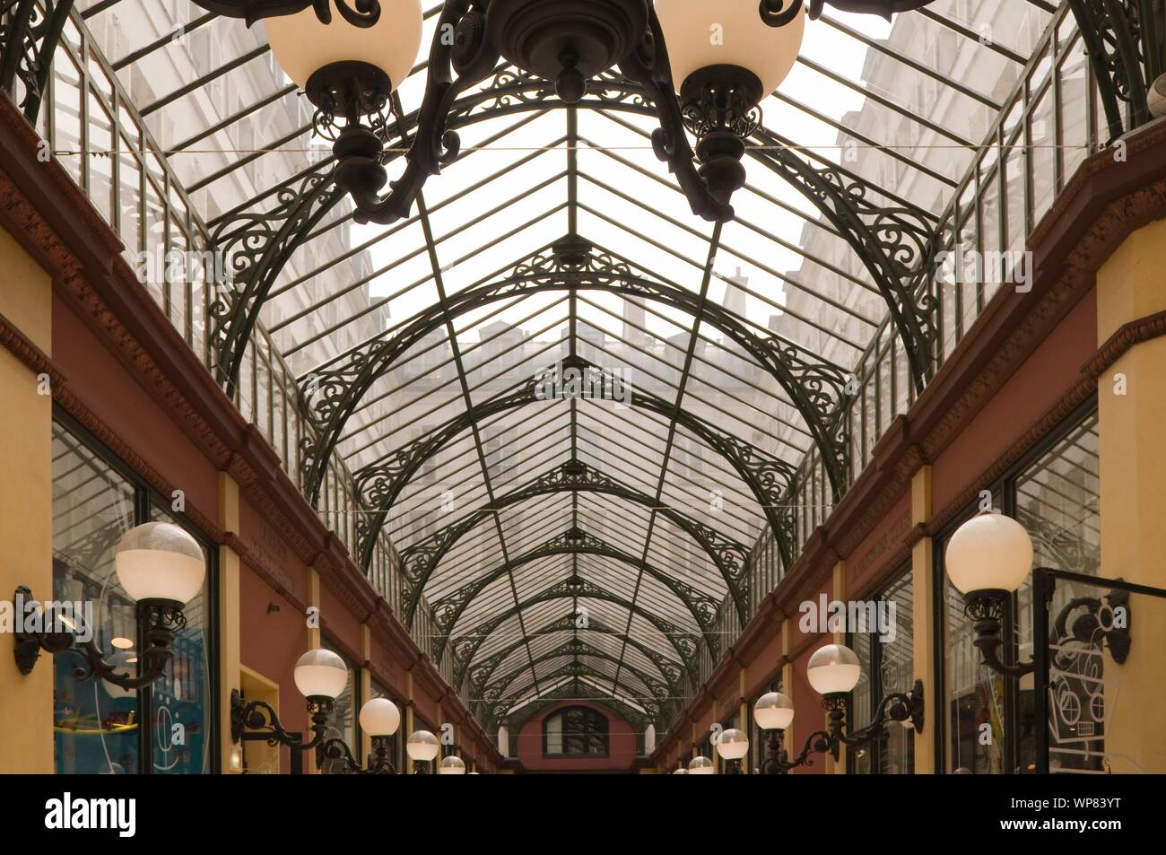 This Passage verbindet das Haus 5, Boulevard des Italiens im Nordwesten, mit dem Haus 97, Rue de Richelieu im Osten. Sie wurde 1860 unter dem Namen M Stockfoto