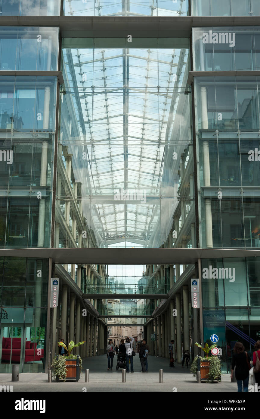 Paris, Passage Jacobins, Architekt Ricardo Bofill, Place du Marché-Saint-Honoré Stockfoto Paris, Passage Jacobins, Architekt Ricardo Bofill, Place du Marché-Saint-Honoré Stockfoto