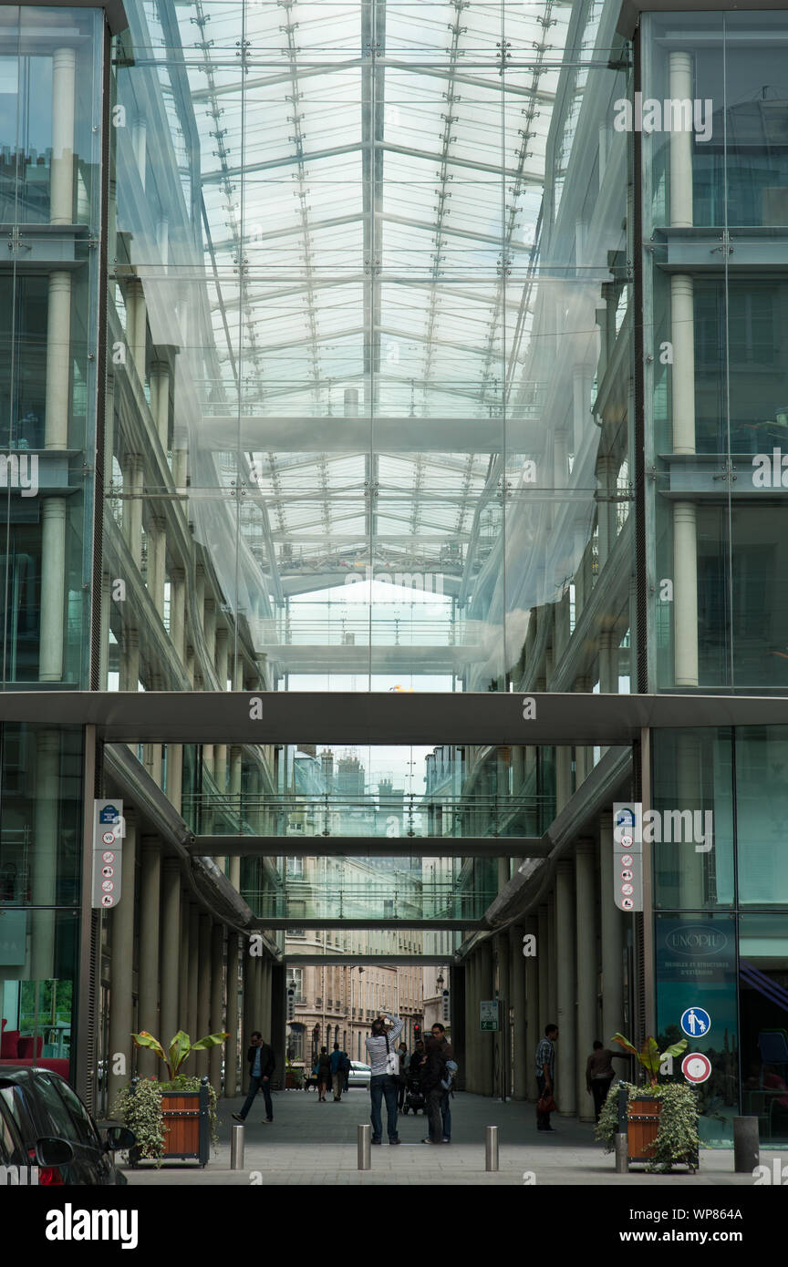 Paris, Passage Jacobins, Architekt Ricardo Bofill, Place du Marché-Saint-Honoré Stockfoto Paris, Passage Jacobins, Architekt Ricardo Bofill, Place du Marché-Saint-Honoré Stockfoto