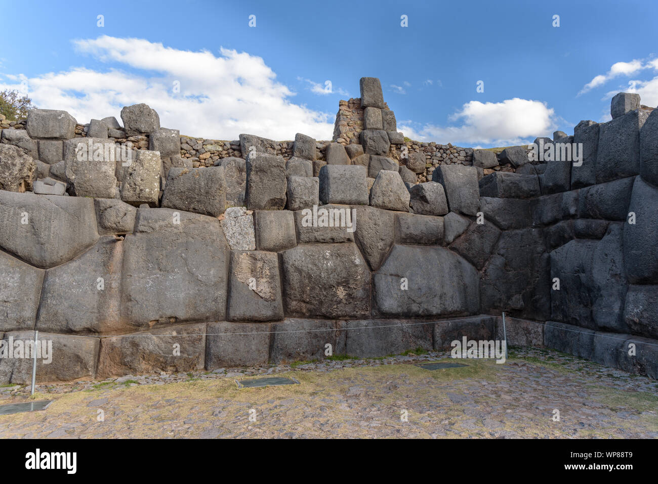 Sacsayhuaman, große Festung und Tempel Komplex durch die Inka Kultur in den Hügeln oberhalb von Cusco, Peru, Südamerika. Stockfoto