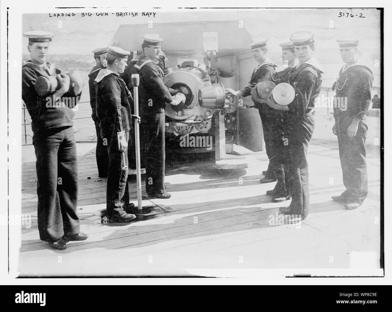 Laden große Kanone, britische Marine Stockfoto